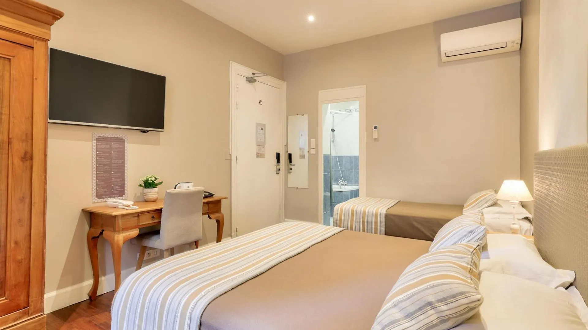 **  Hotel Lepante Nice France